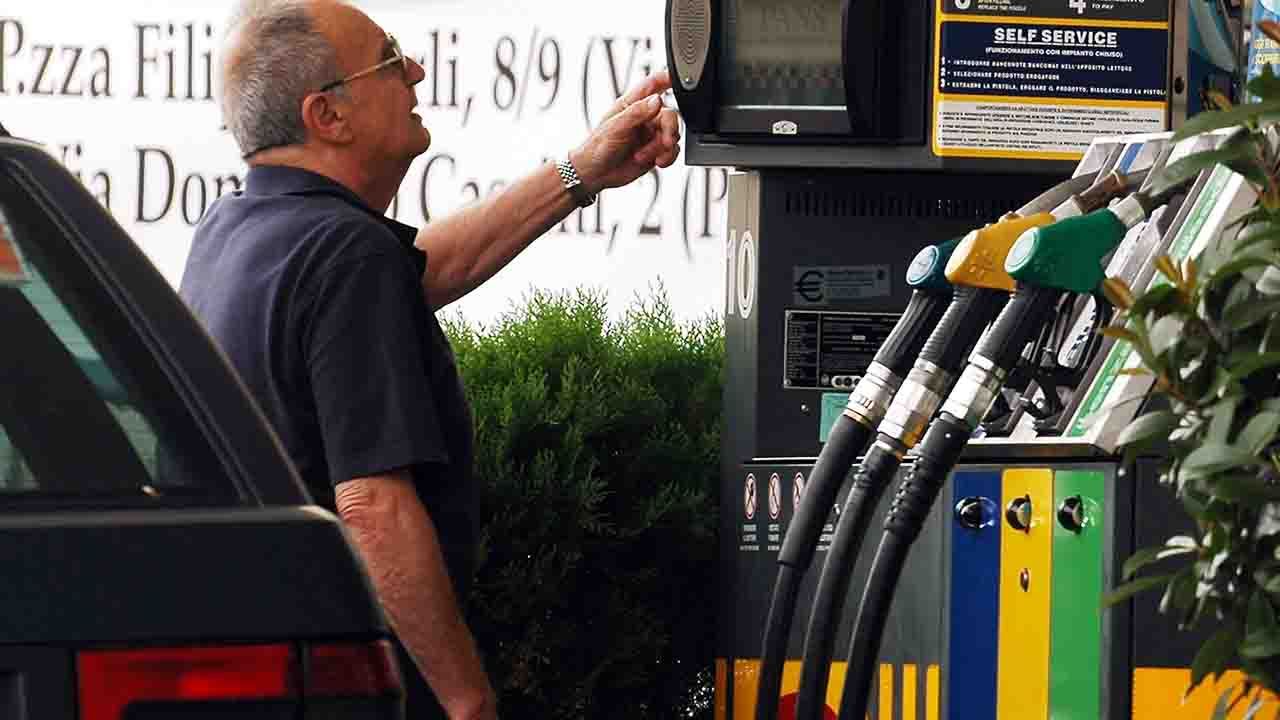 Italia Carburante 230223 Auto e Motori