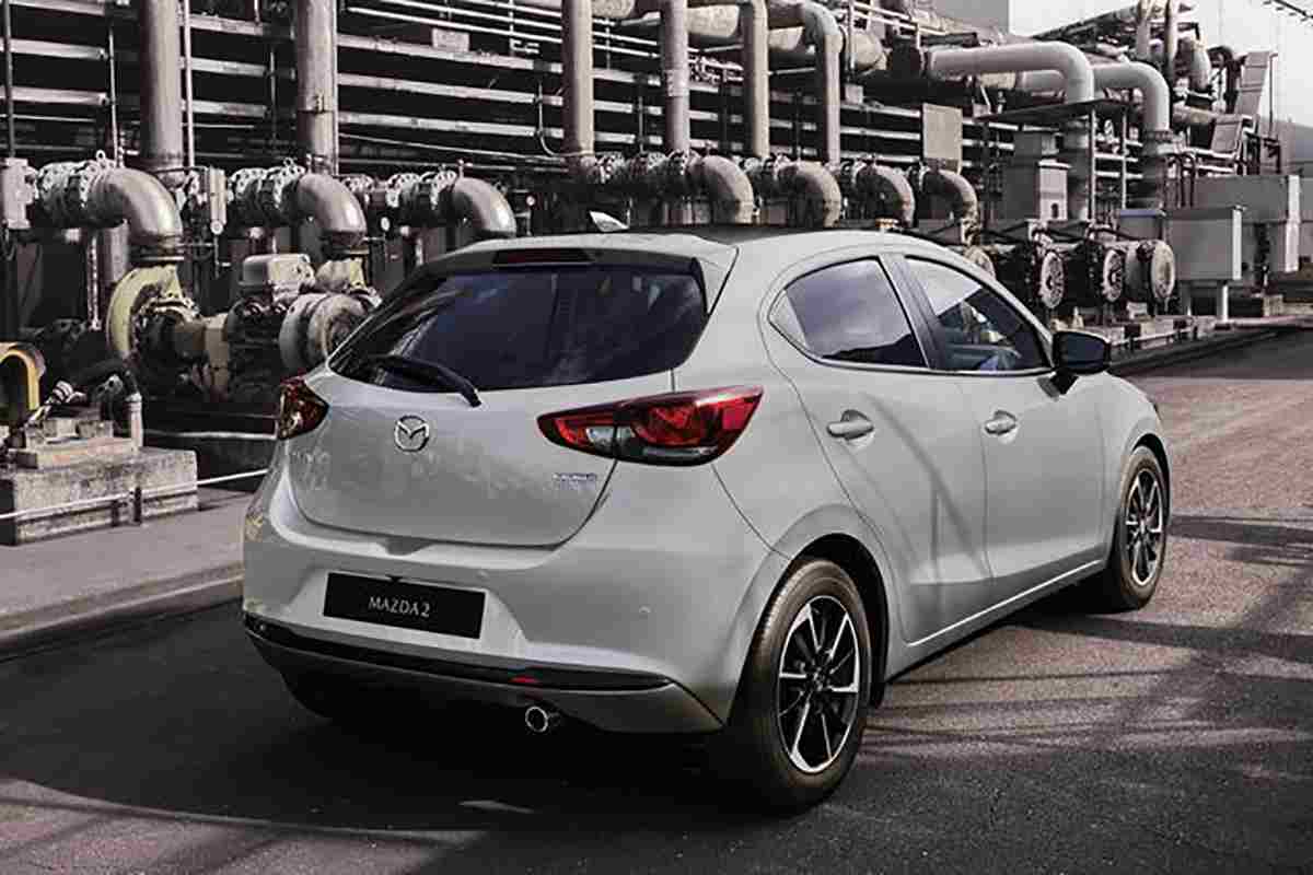 Mazda 2 2023: nuovo stile, stesso motore