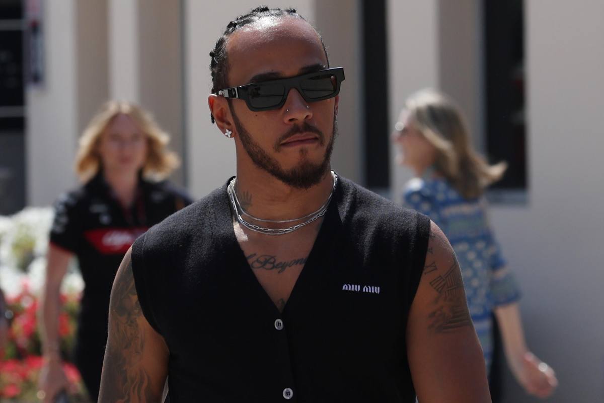 Lewis Hamilton decisione assurda