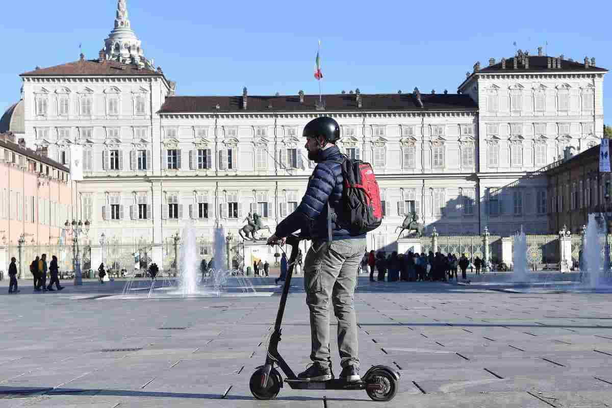 Monopattini elettrici, non fatelo assolutamente - Autoemotori.it