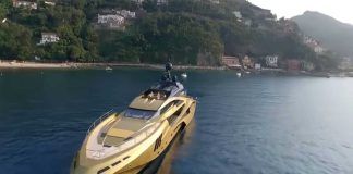 Uno yacht da sogno tutto coperto d'oro